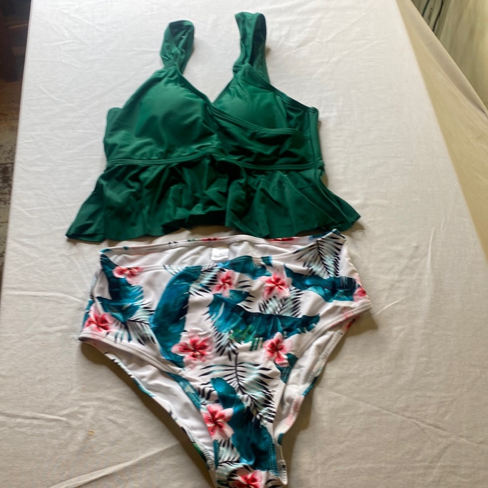 Ferbia Womens Ruffle Bikini wrap swim suit Dark Green size S
